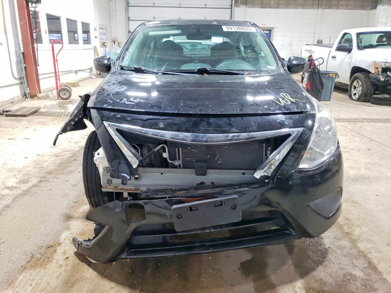 2016 NISSAN VERSA