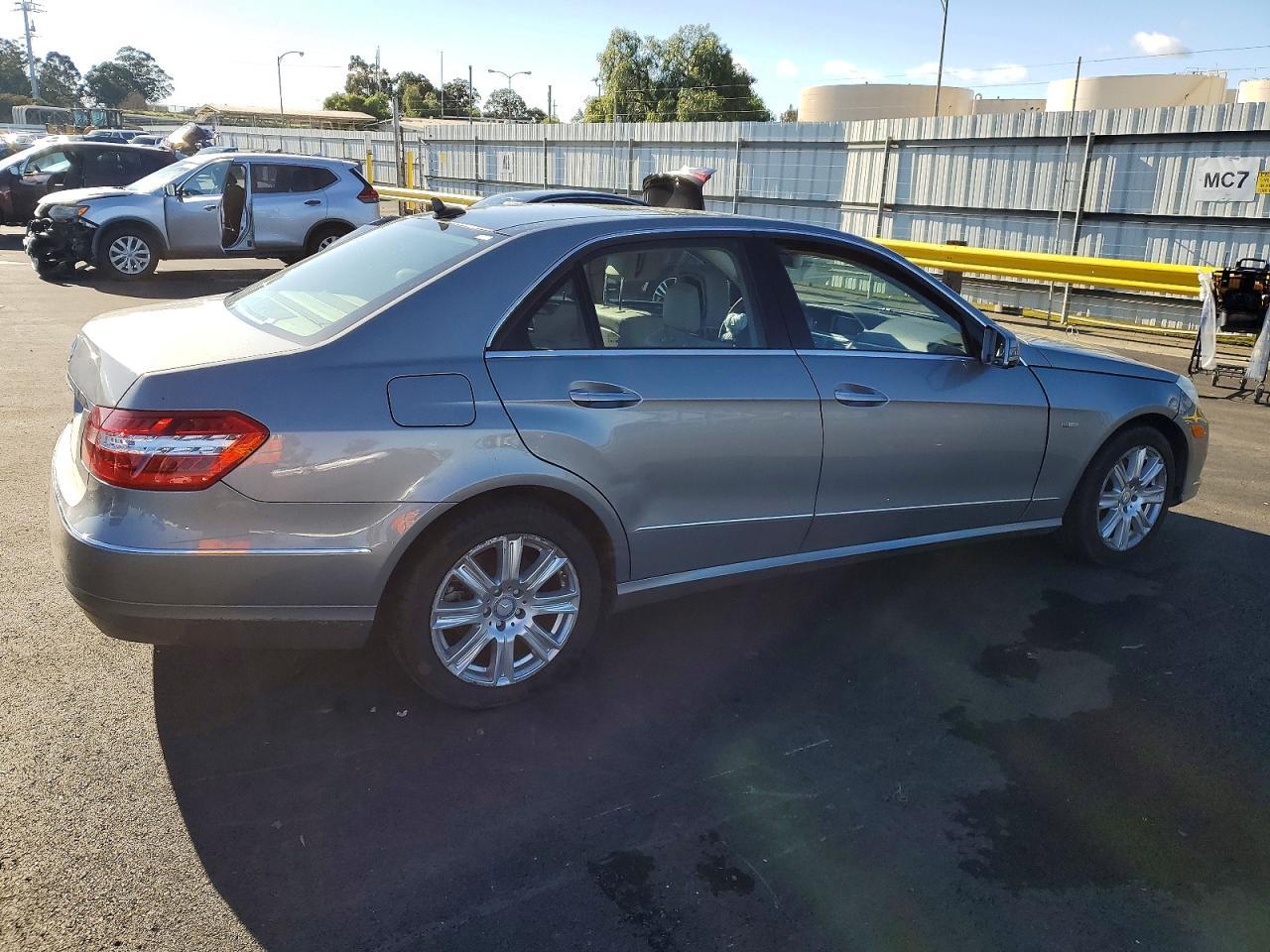 2012 MERCEDES-BENZ E-Class