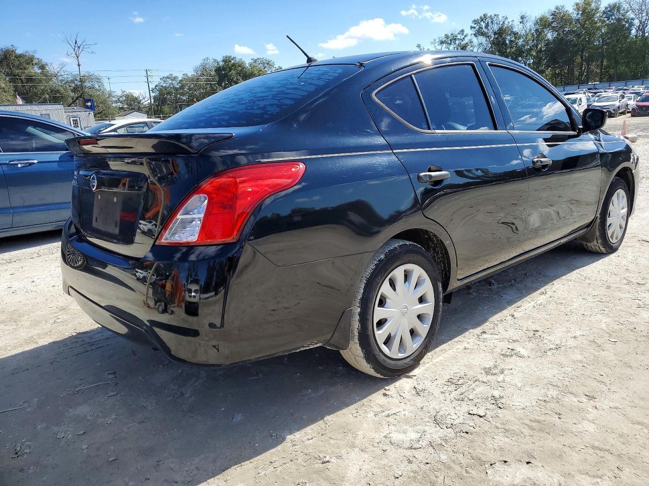 2018 NISSAN VERSA