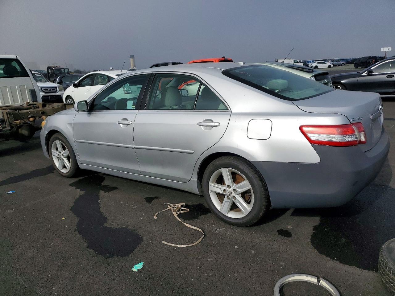 2011 TOYOTA CAMRY