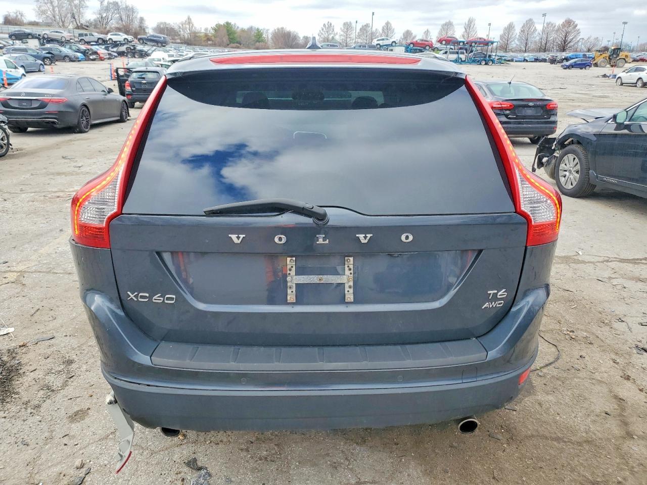 2013 VOLVO XC60
