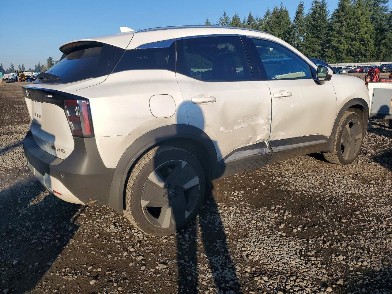 2025 NISSAN KICKS