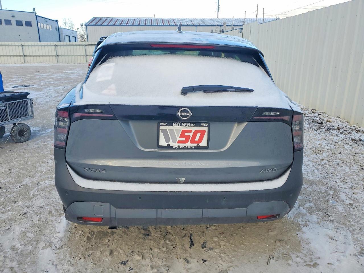 2025 NISSAN KICKS