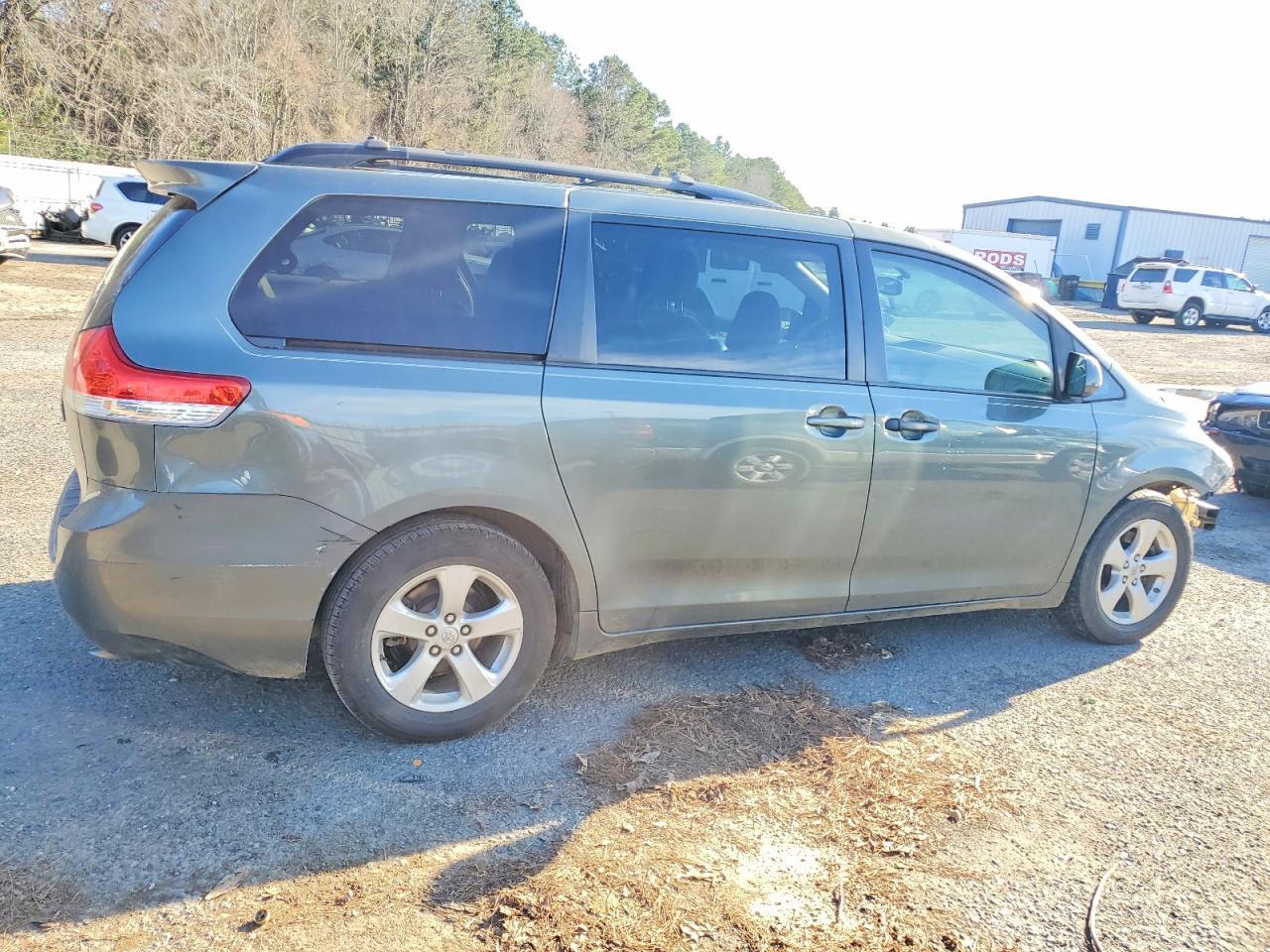 2014 TOYOTA SIENNA
