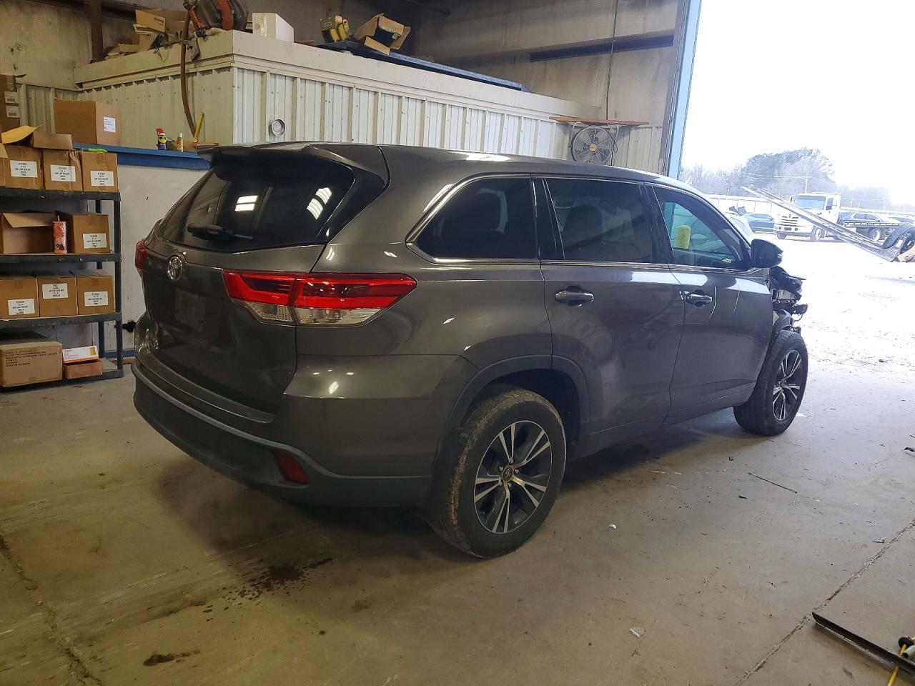 2018 TOYOTA HIGHLANDER