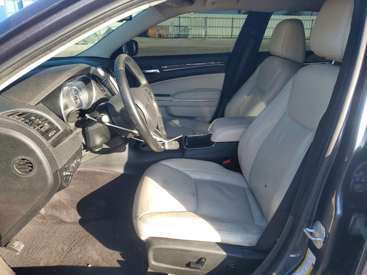 2016 CHRYSLER 300