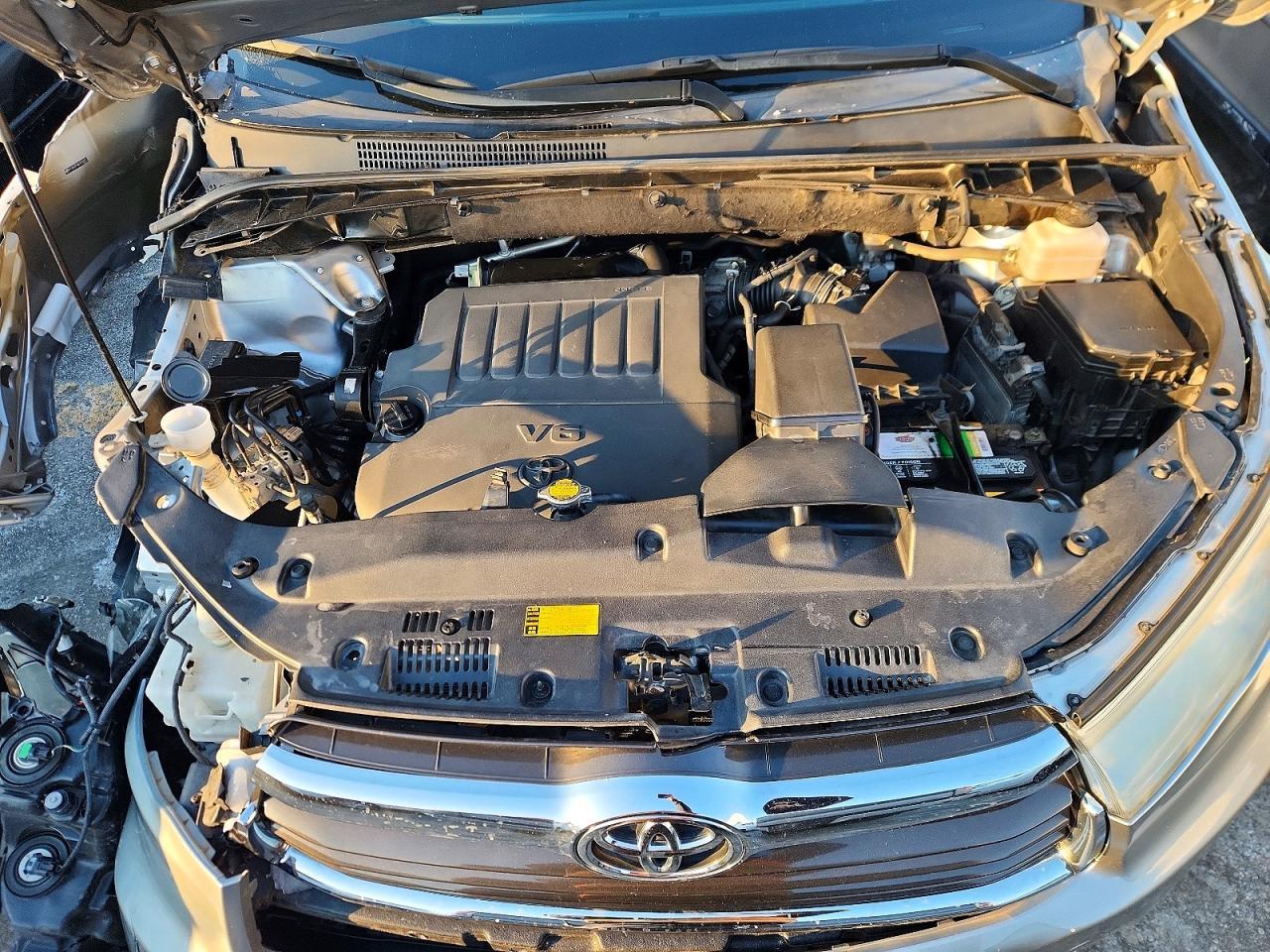 2014 TOYOTA HIGHLANDER