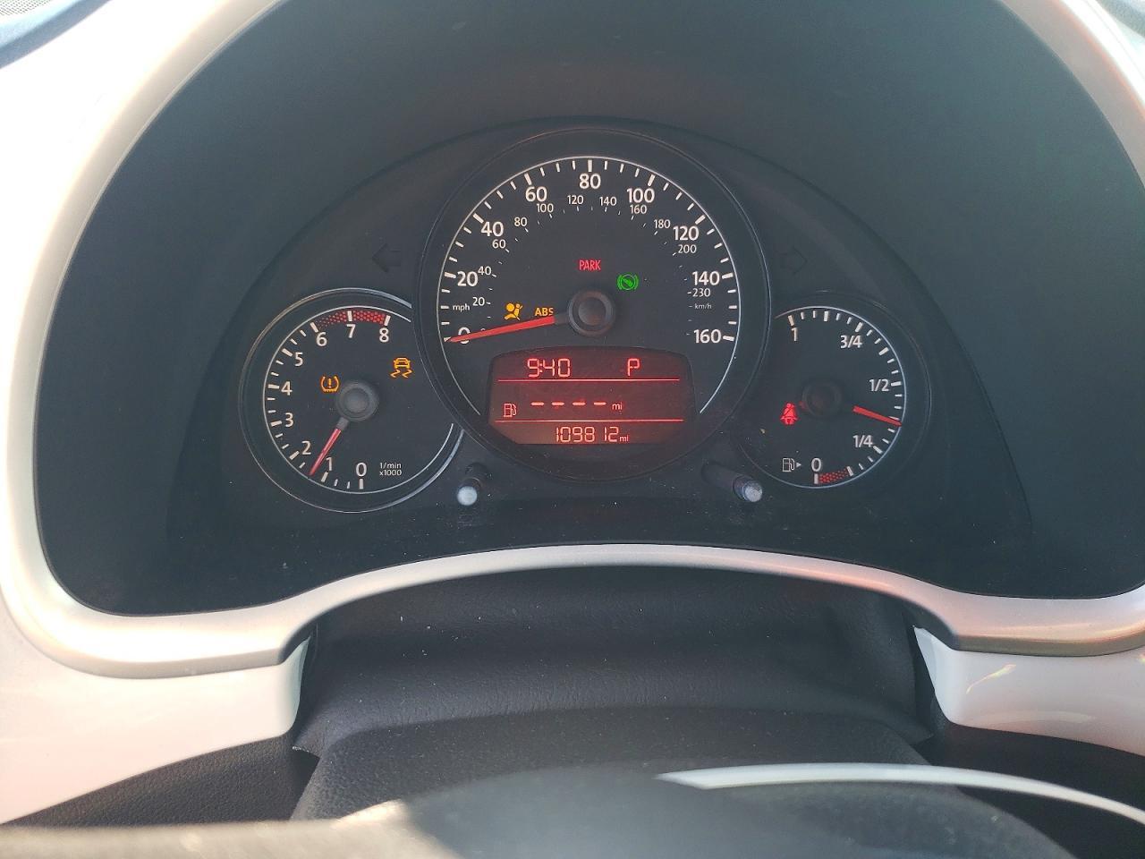 2012 VOLKSWAGEN Beetle