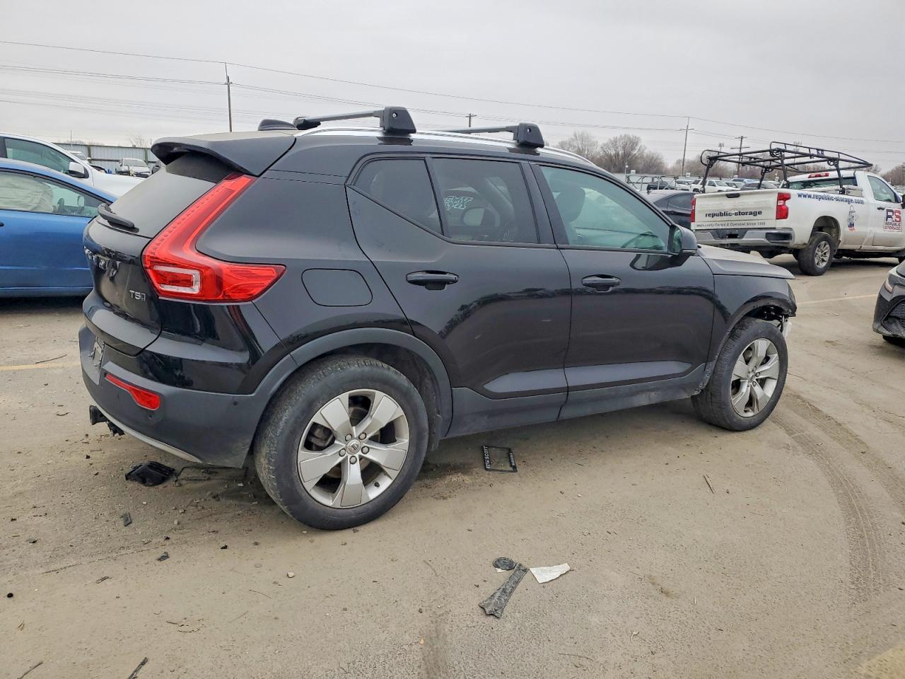 2019 VOLVO XC40