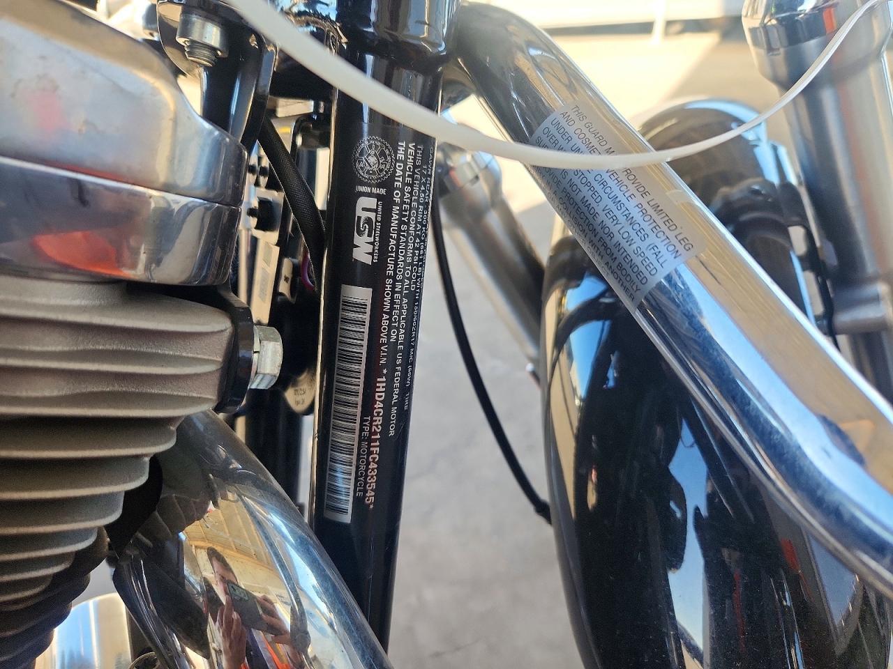 2015 HARLEY-DAVIDSON Xl883