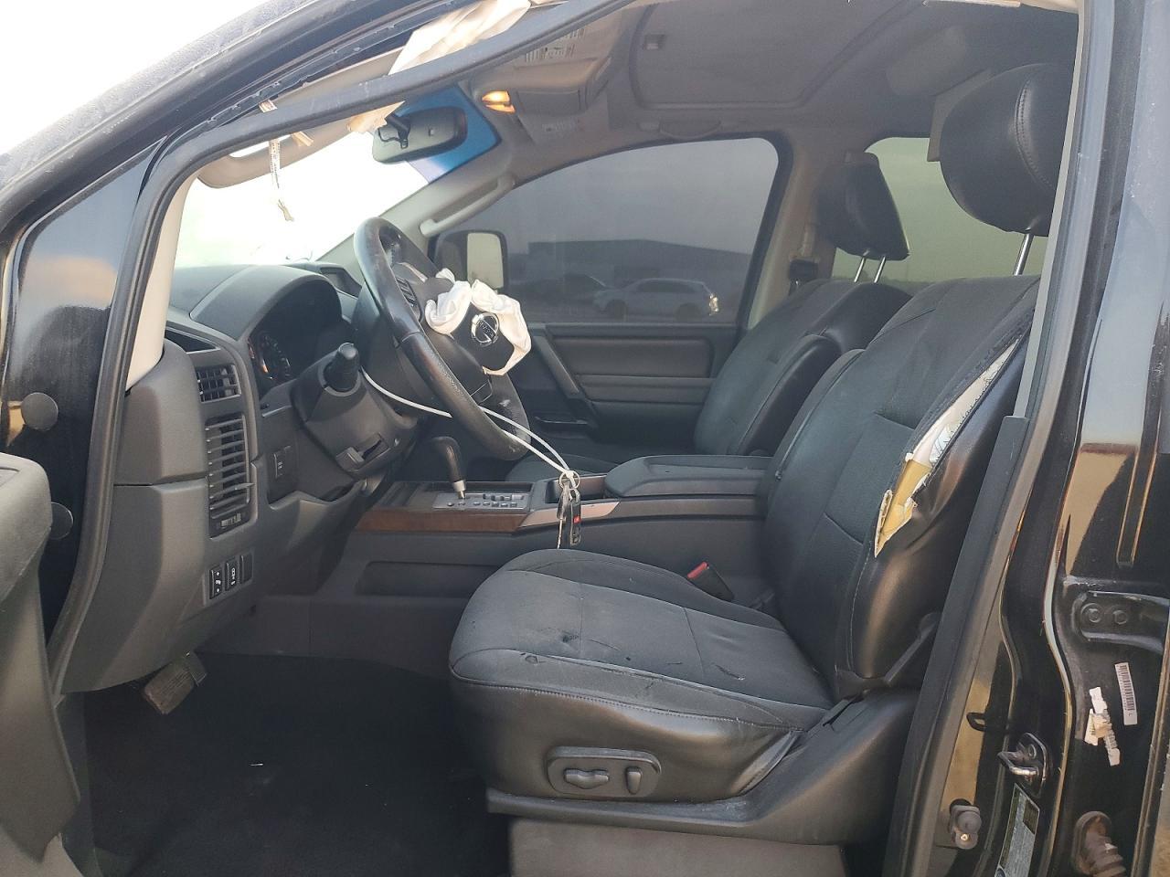 2011 NISSAN Titan