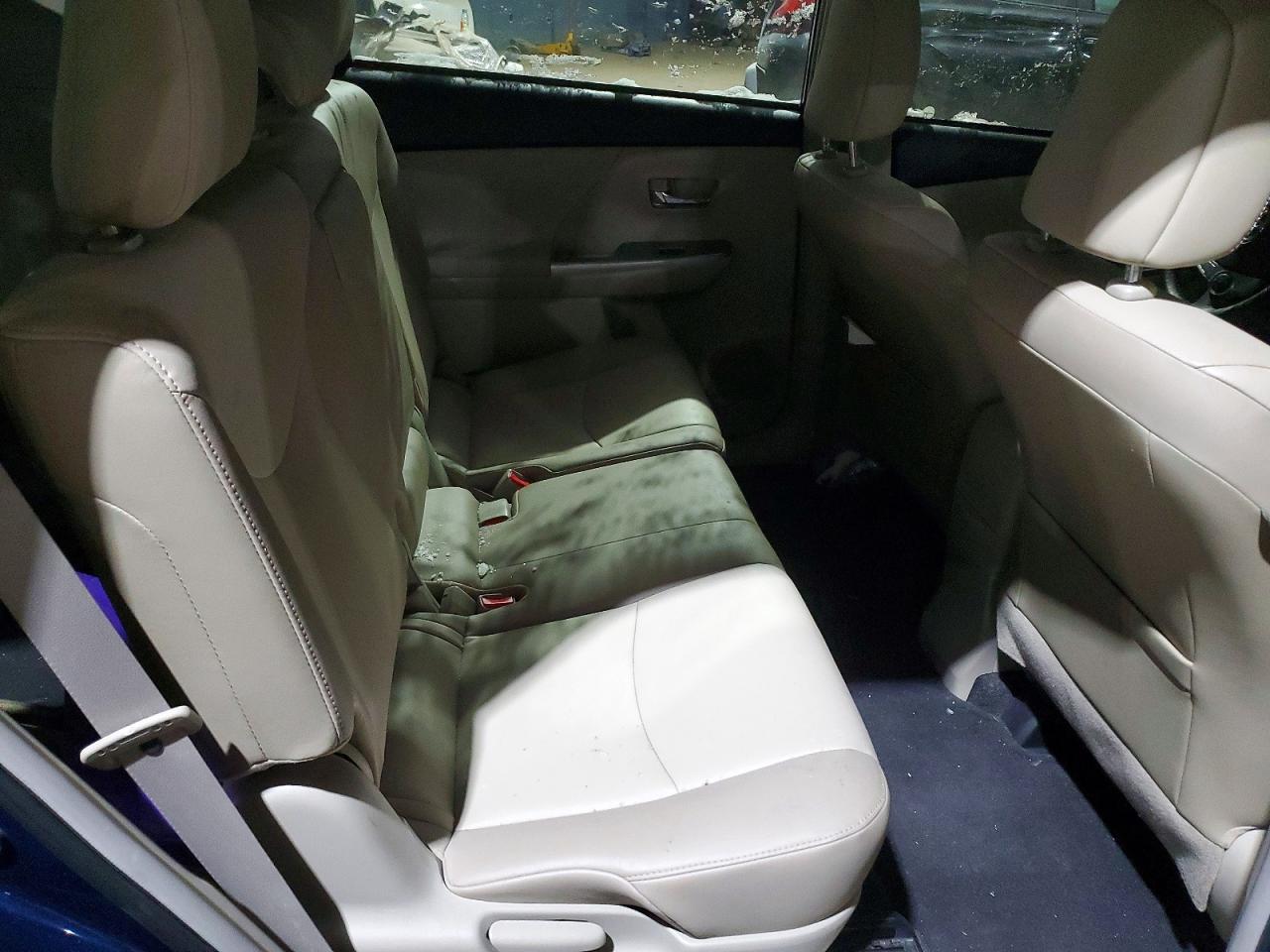 2016 TOYOTA PRIUS V