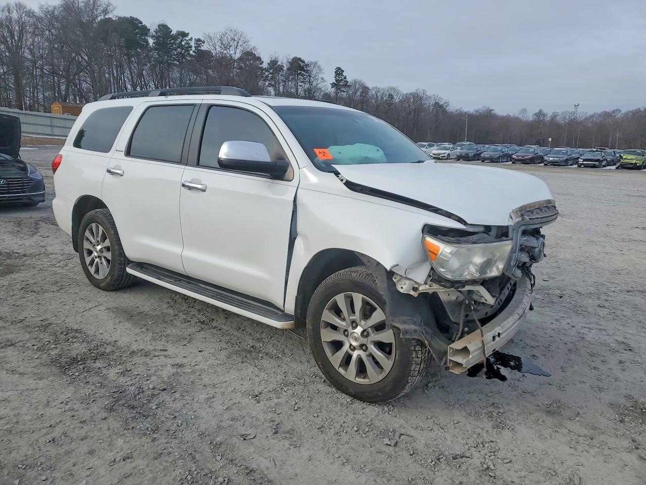 2013 TOYOTA Sequoia