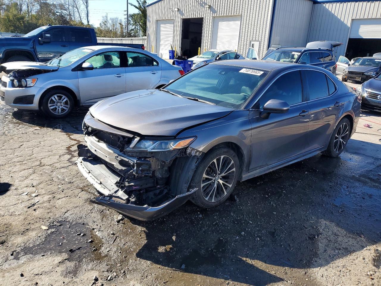2018 TOYOTA CAMRY