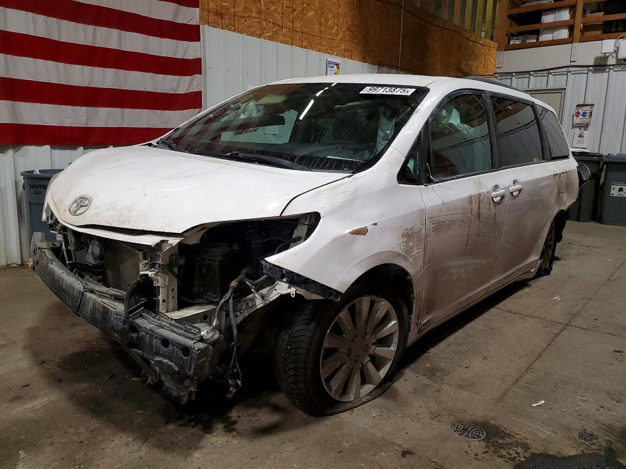 2017 TOYOTA SIENNA