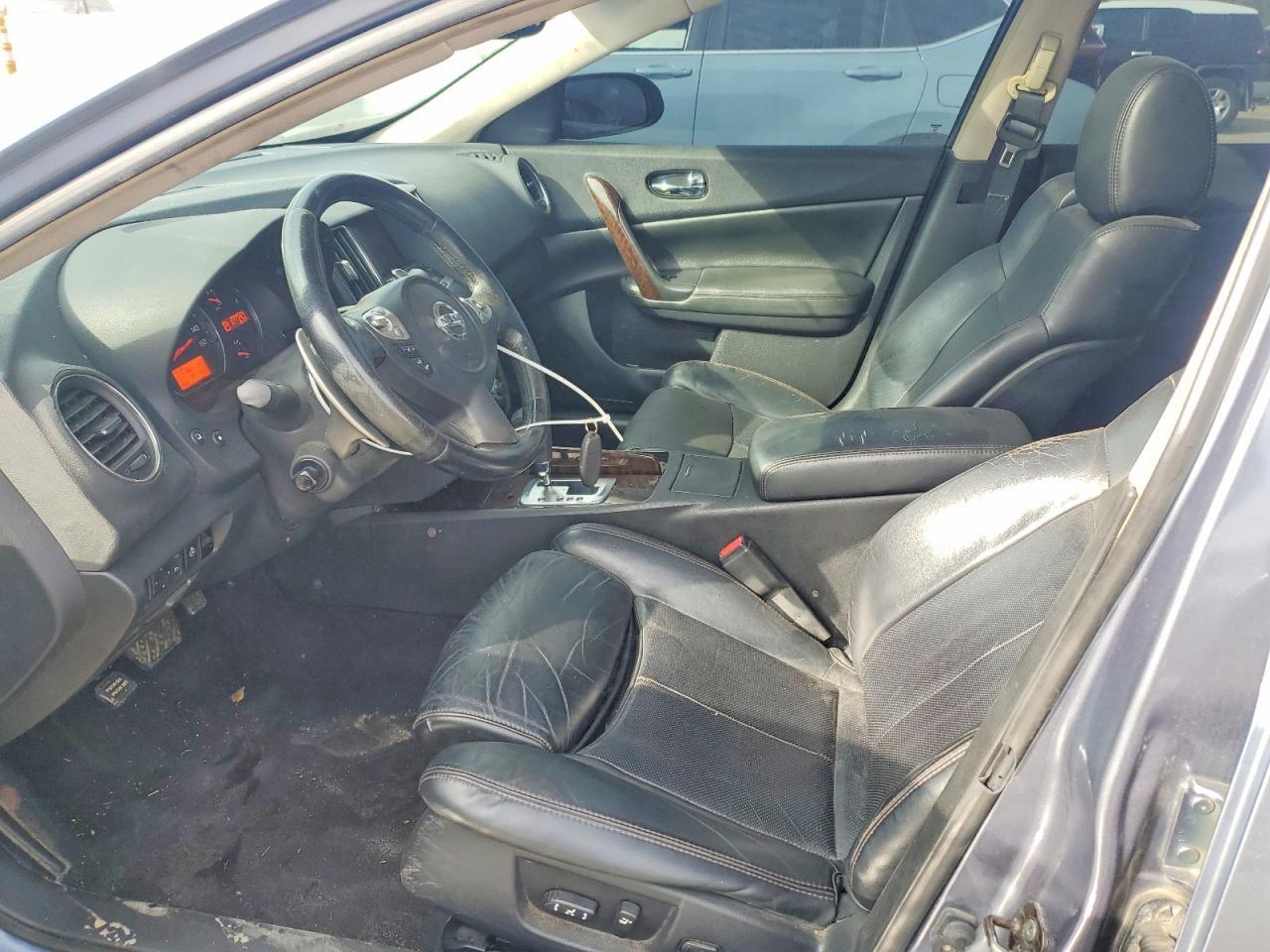 2010 NISSAN Maxima
