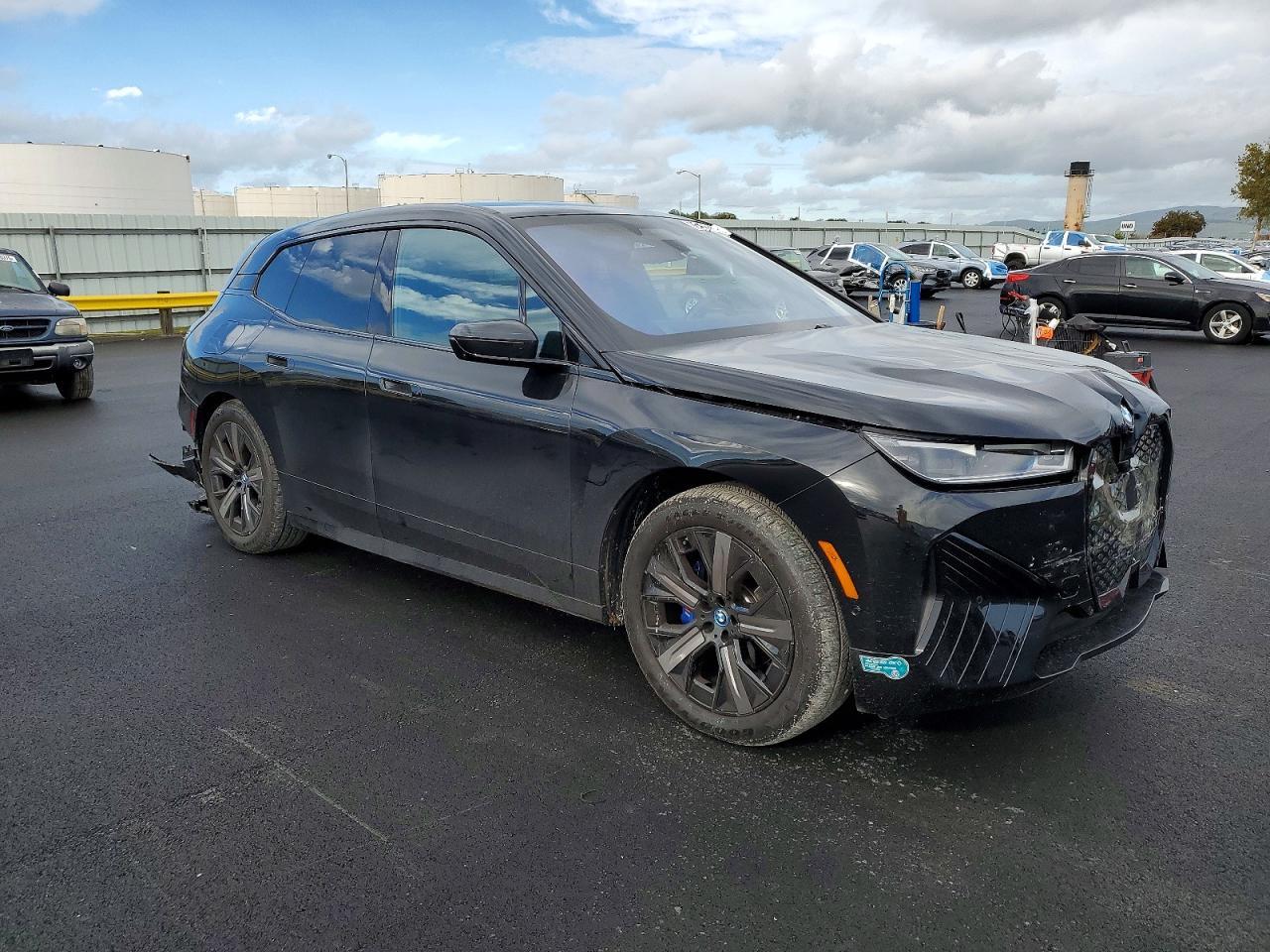 2025 BMW iX