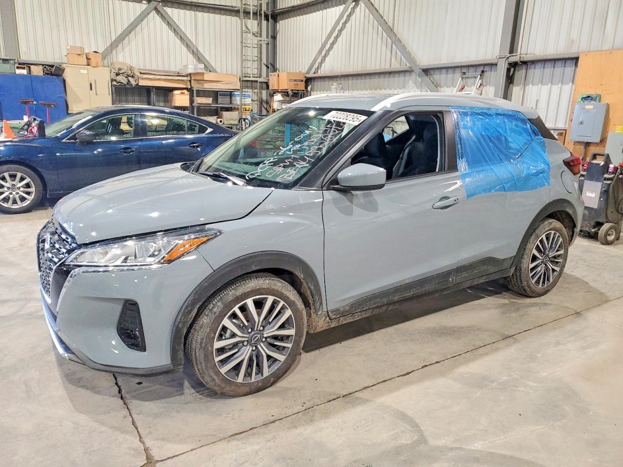 2025 NISSAN KICKS