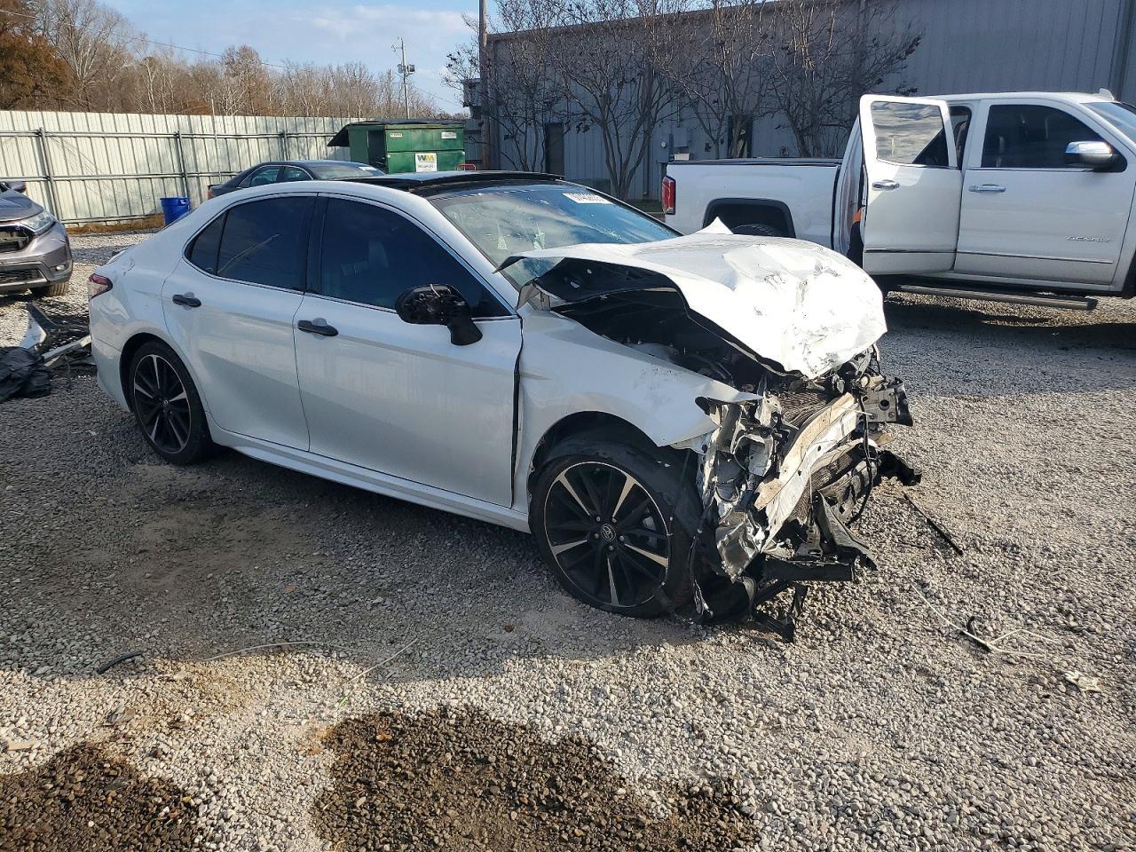 2018 TOYOTA CAMRY