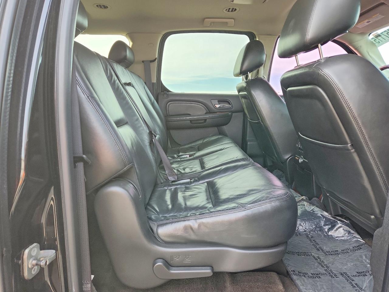 2010 CADILLAC Escalade ESV