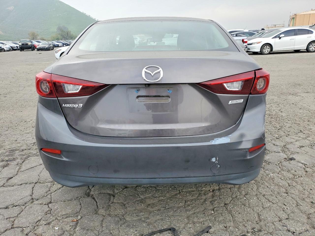 2018 MAZDA 3