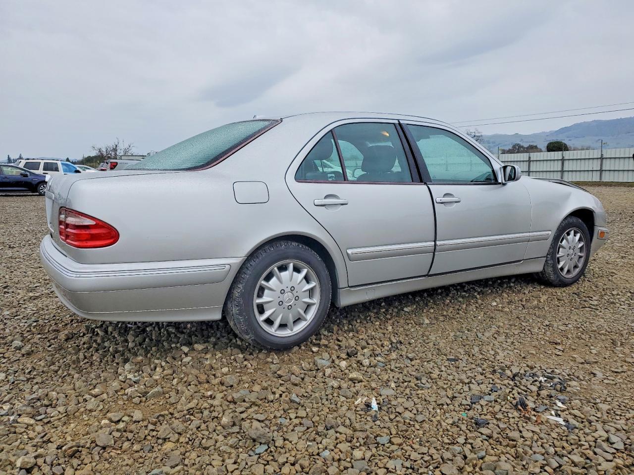 2001 MERCEDES-BENZ E-Class
