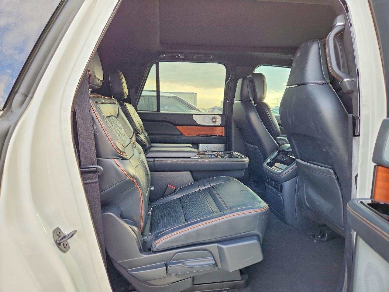 2024 LINCOLN Navigator