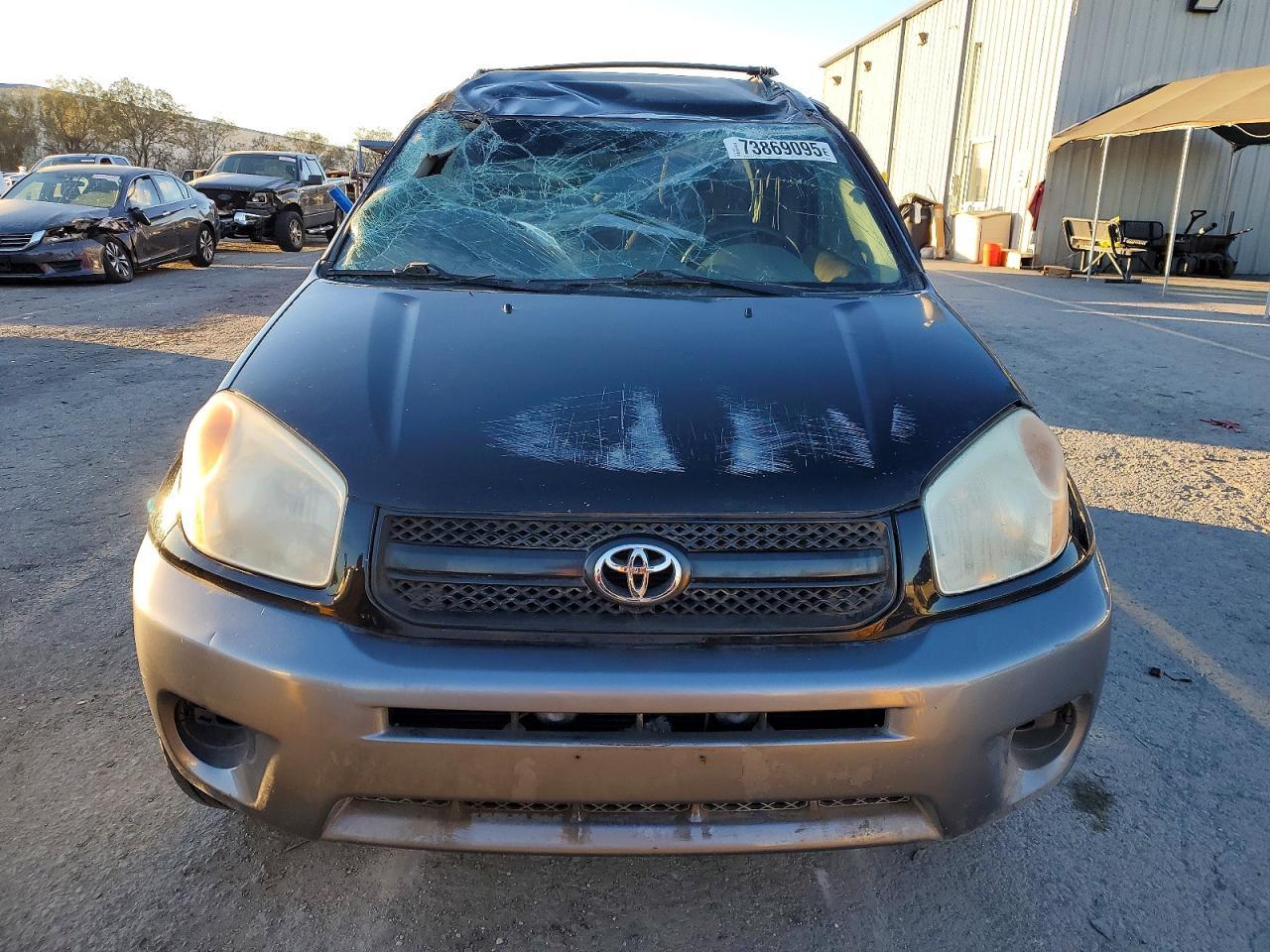 2004 TOYOTA RAV4