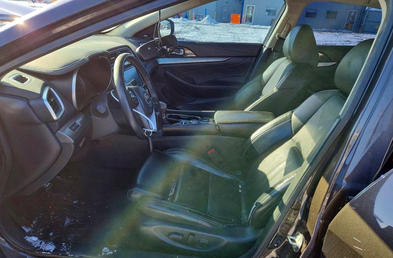 2017 NISSAN Maxima