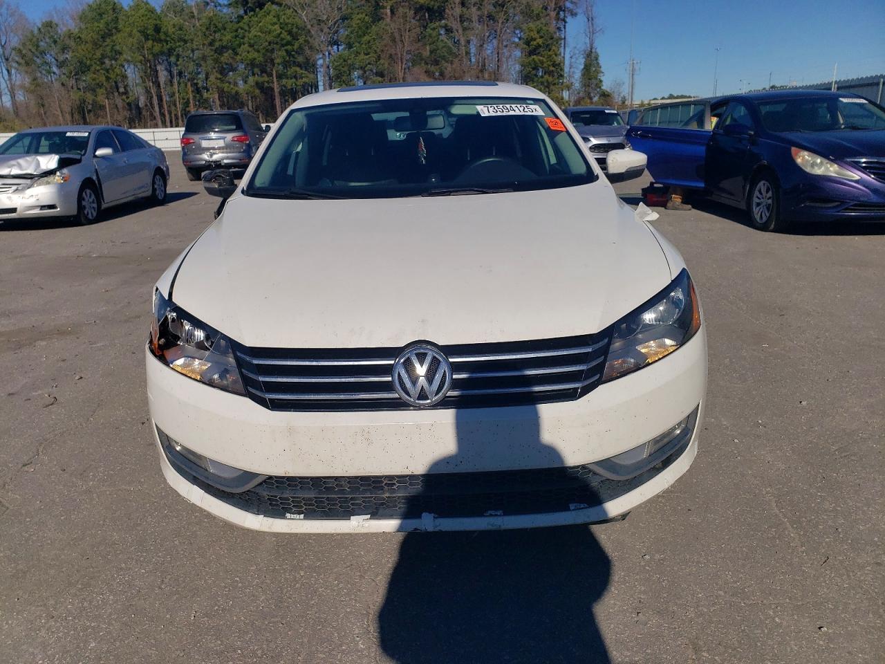 2015 VOLKSWAGEN Passat