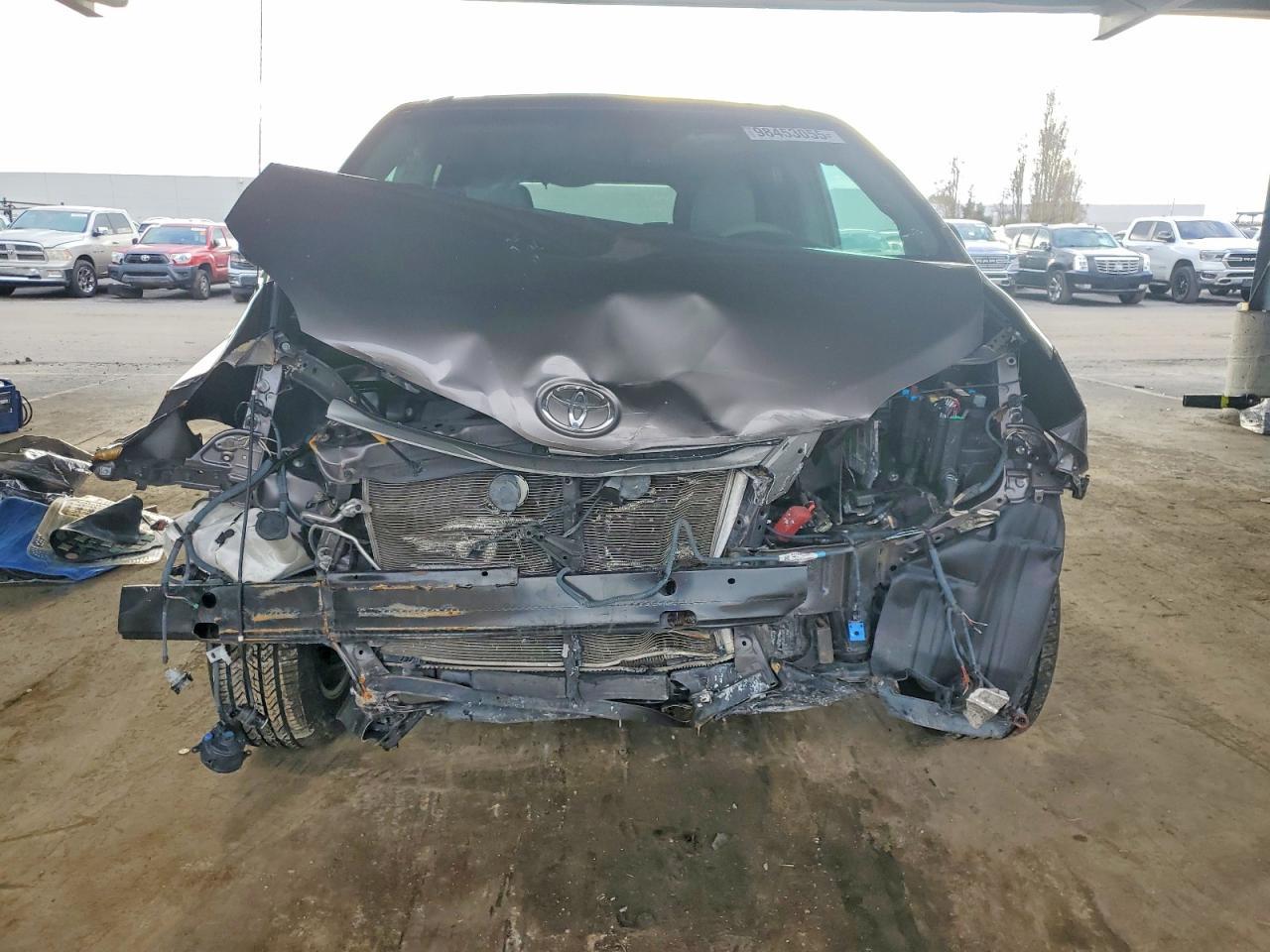 2014 TOYOTA SIENNA