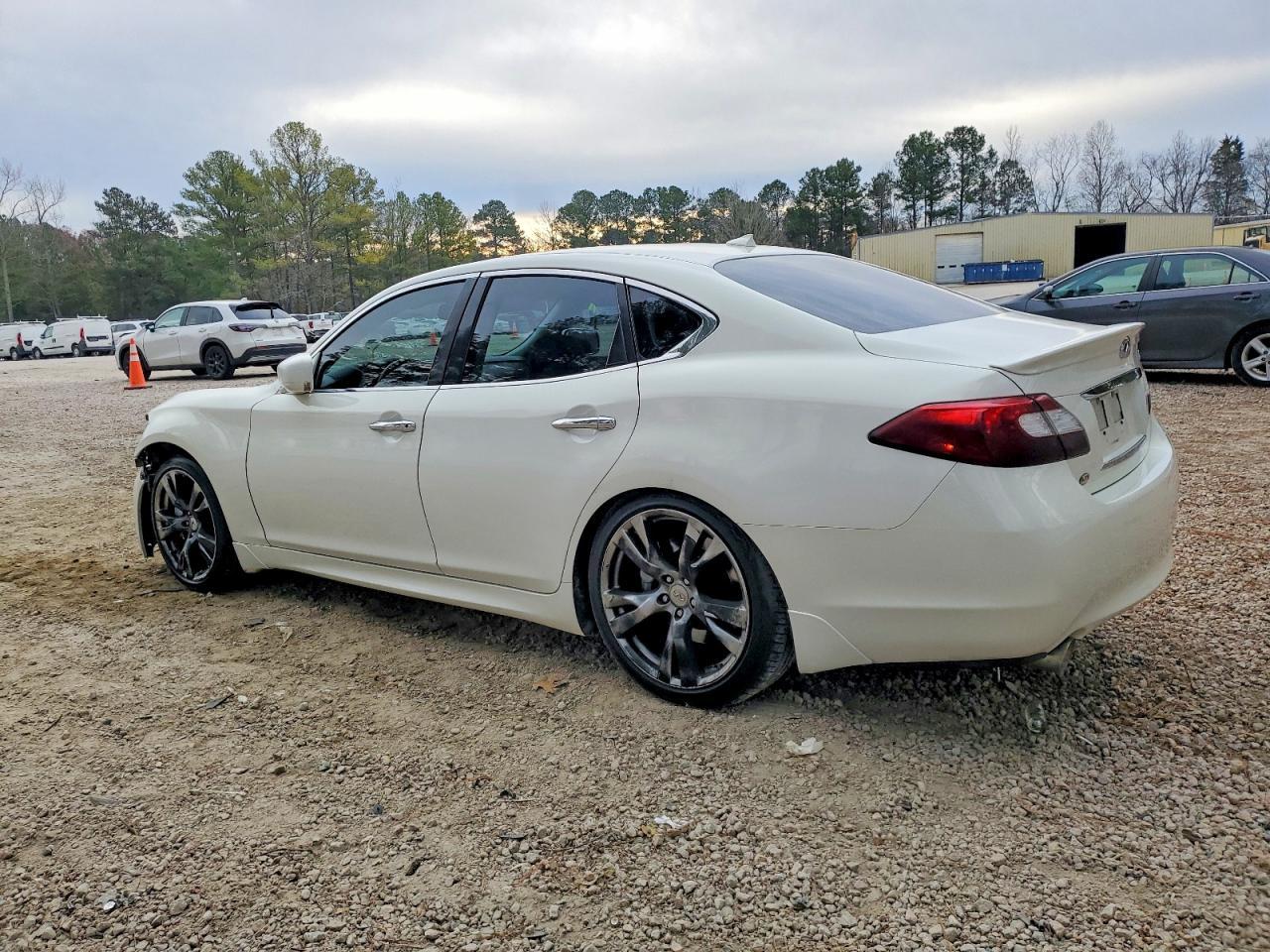 2012 INFINITI M37