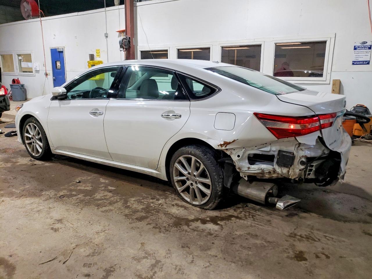 2013 TOYOTA Avalon