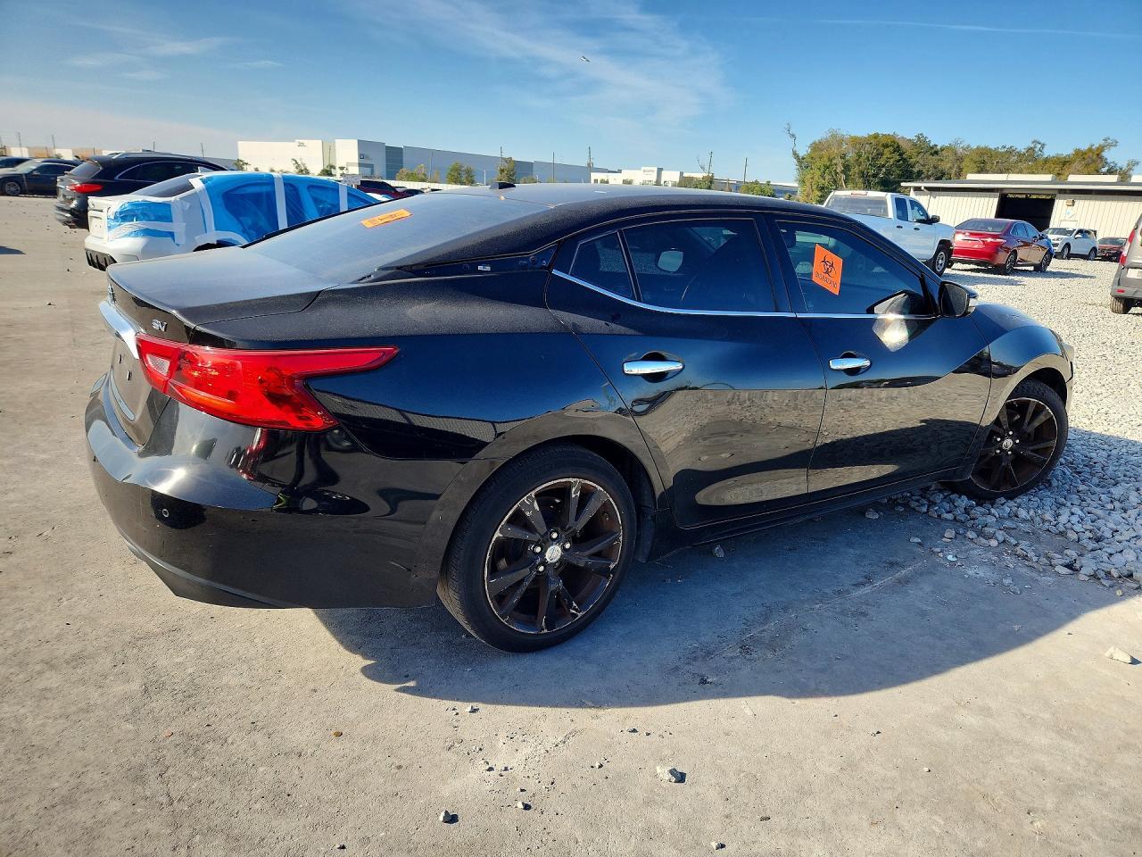 2017 NISSAN Maxima