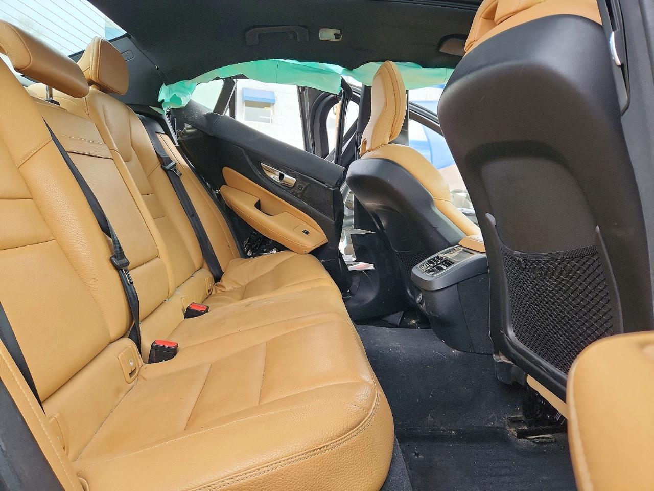 2019 VOLVO S60