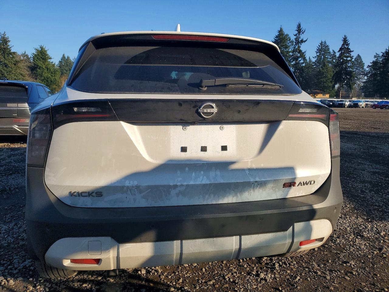 2025 NISSAN KICKS