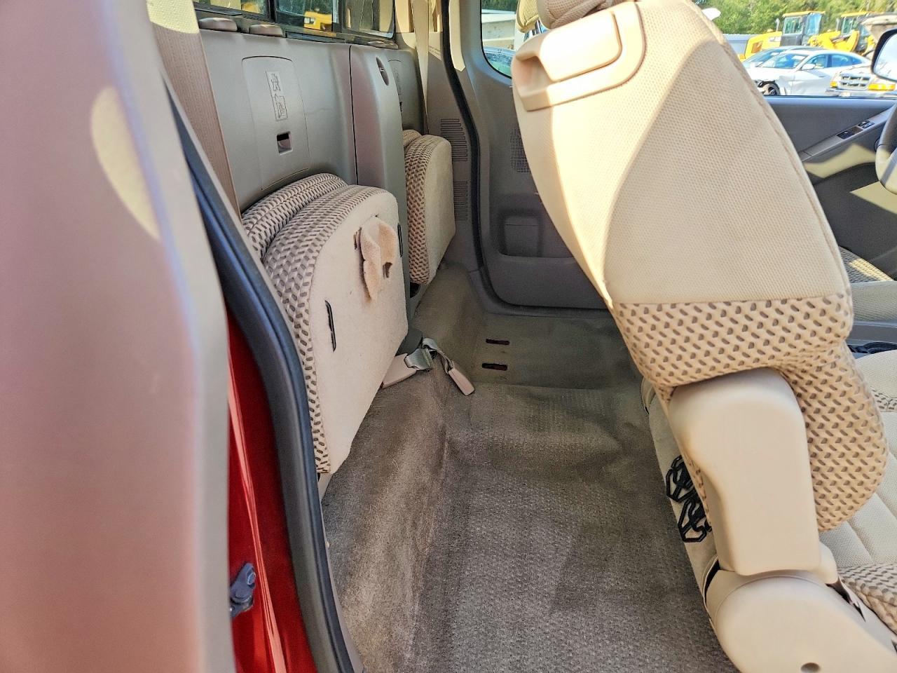 2012 NISSAN Frontier