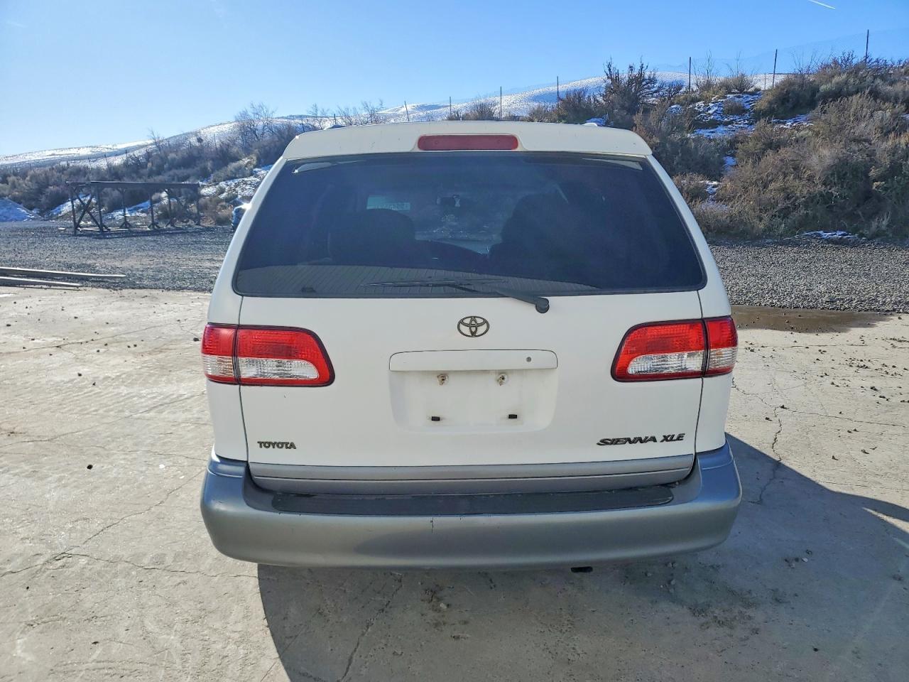 2001 TOYOTA SIENNA