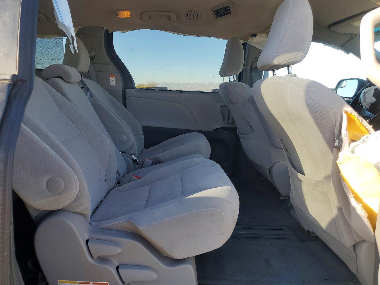 2015 TOYOTA SIENNA