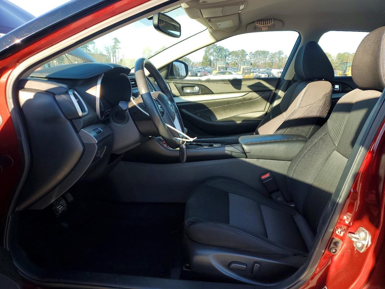 2017 NISSAN Maxima