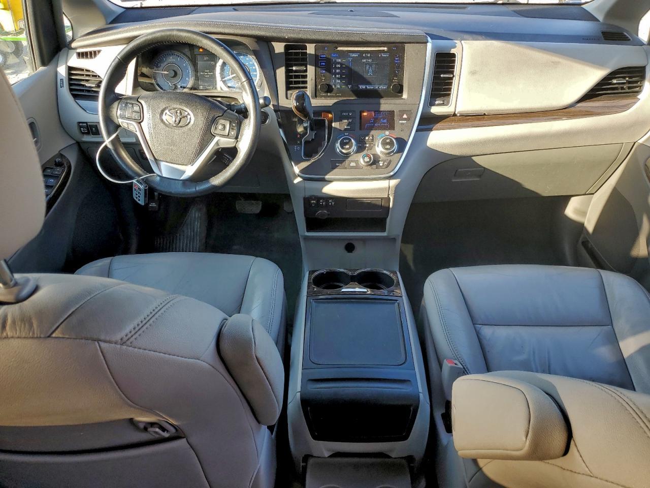 2016 TOYOTA SIENNA