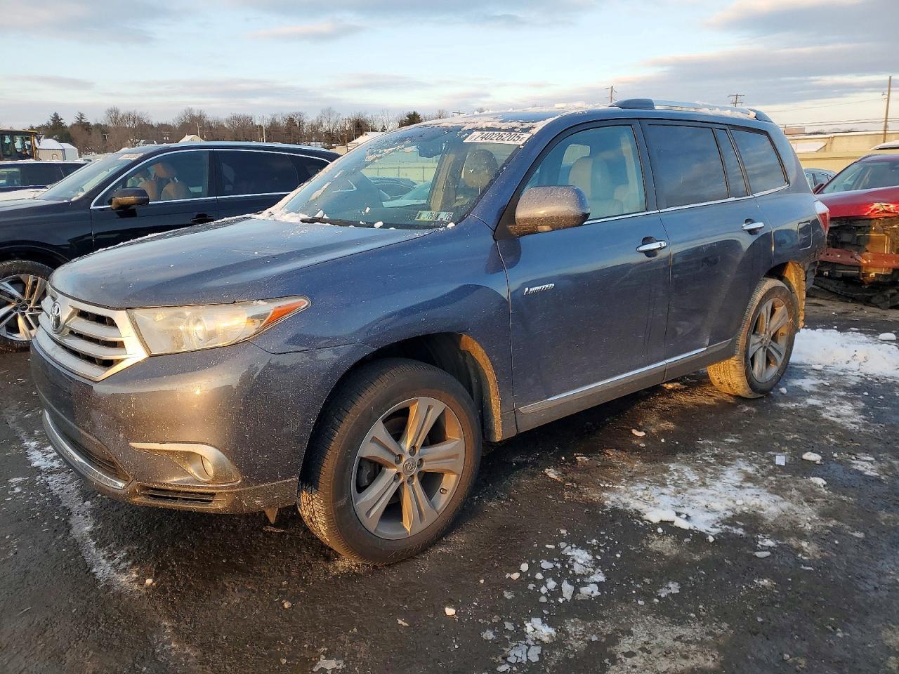2013 TOYOTA HIGHLANDER
