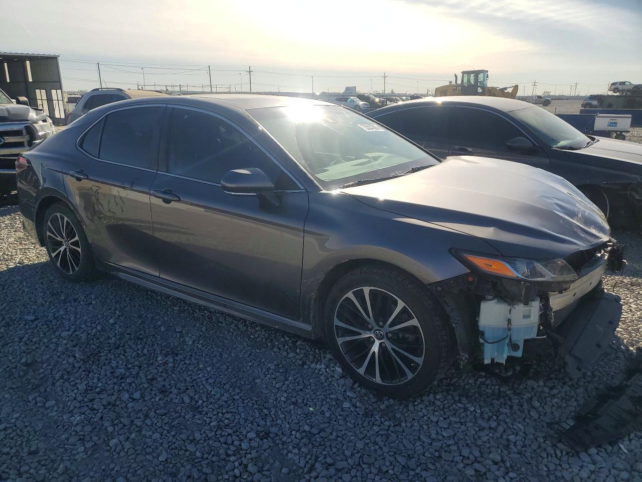 2018 TOYOTA CAMRY