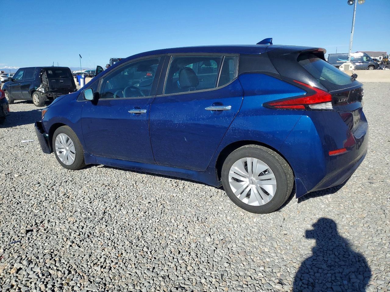 2024 NISSAN LEAF