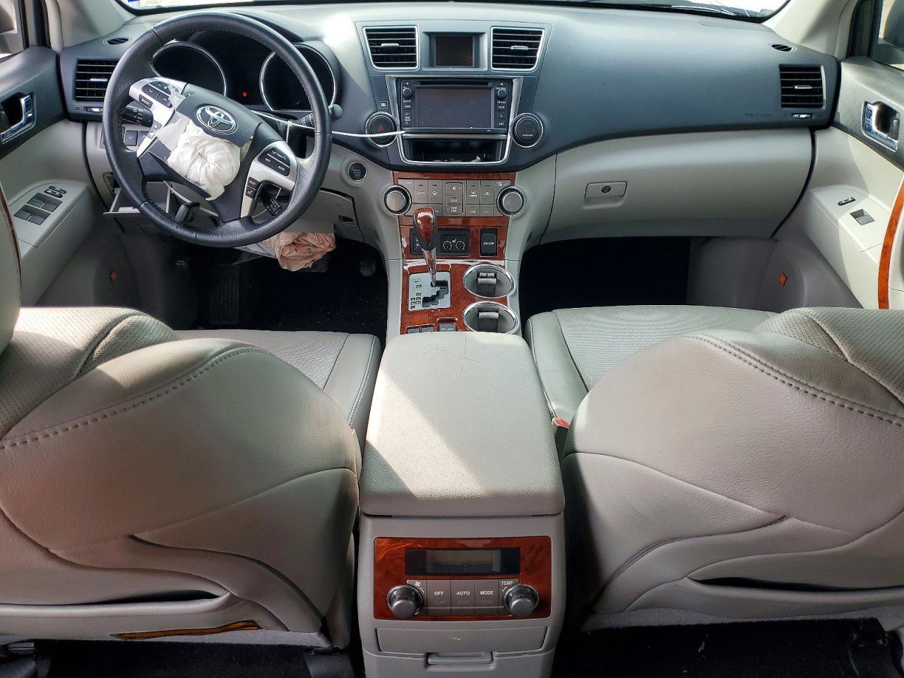 2013 TOYOTA HIGHLANDER