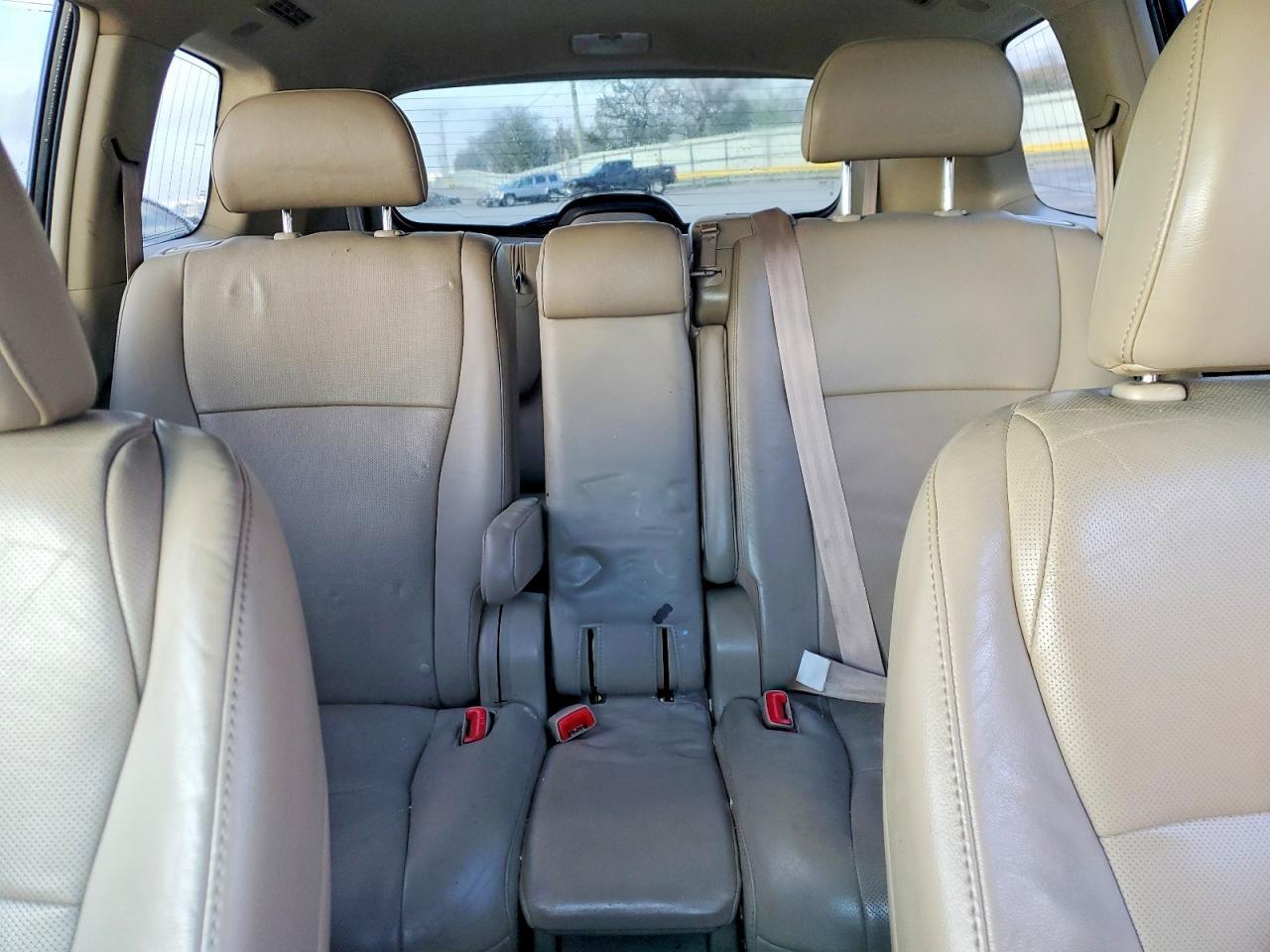 2011 TOYOTA HIGHLANDER