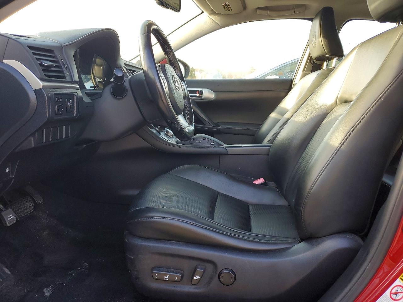2011 LEXUS CT 200