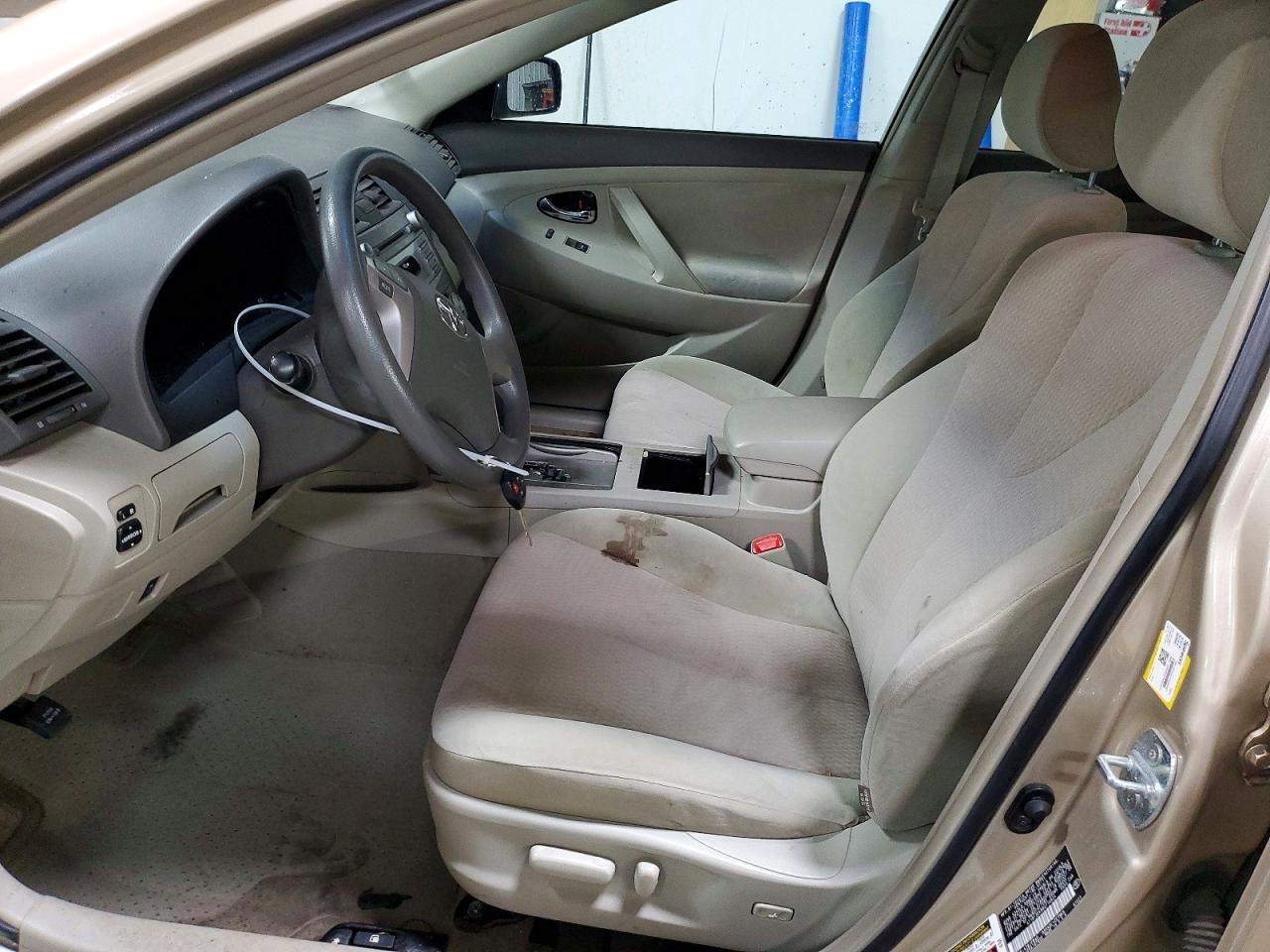 2011 TOYOTA CAMRY
