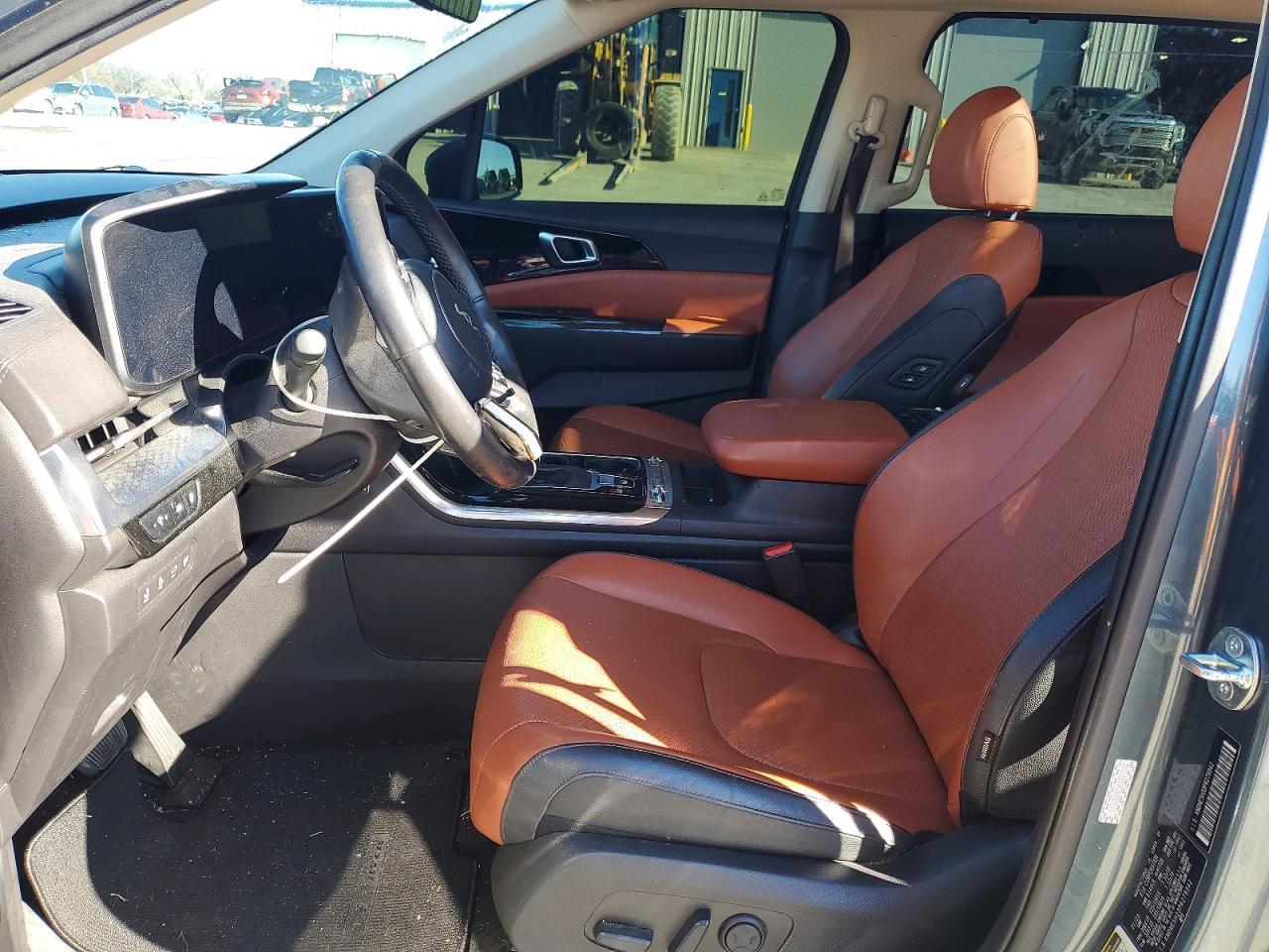 2023 KIA Carnival