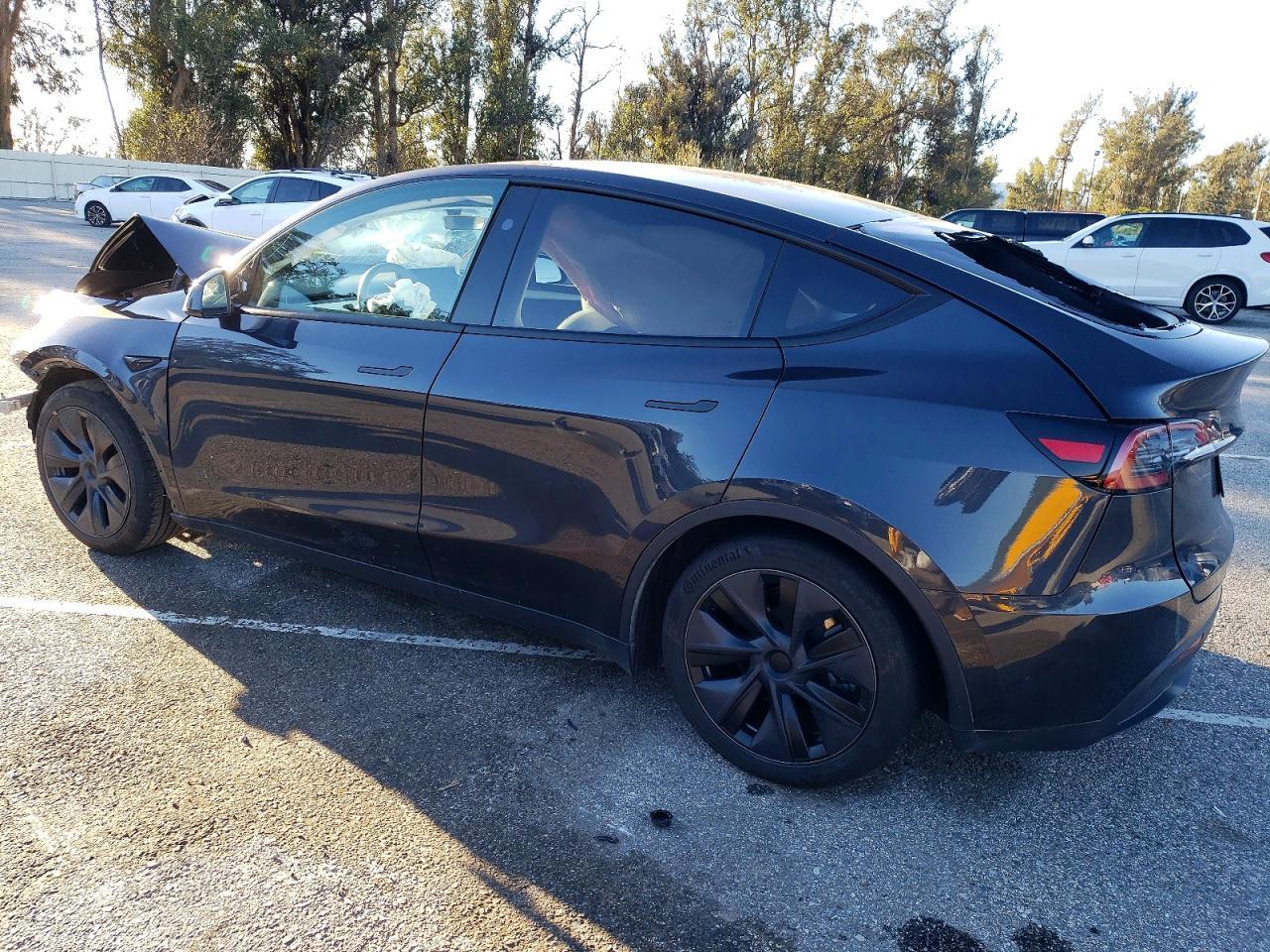 2024 TESLA MODEL Y
